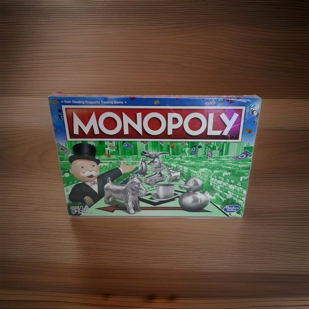 Hasbro Monopoly C1009 Classic Board Game New Sealed
